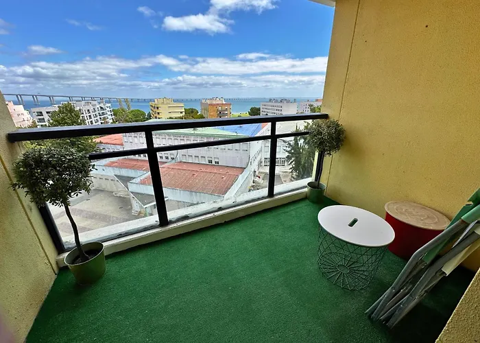 Tejo Balcony Expo * ליסבון